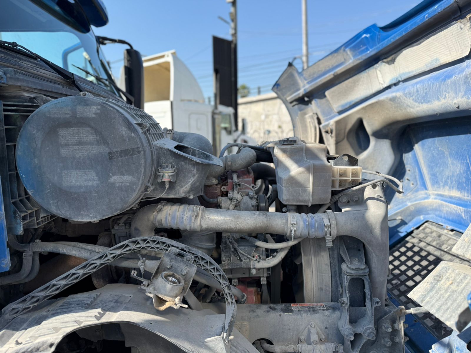 Volvo VNL  64T
